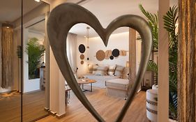 Apollonos At Heart Of Plaka